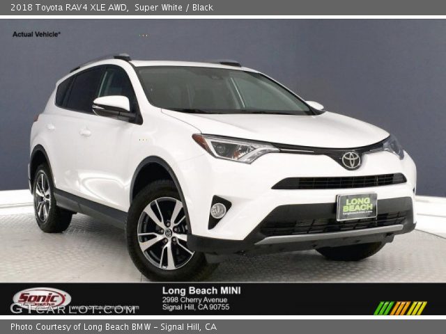 2018 Toyota RAV4 XLE AWD in Super White