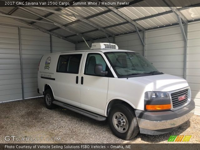 2017 GMC Savana Van 2500 Cargo in Summit White