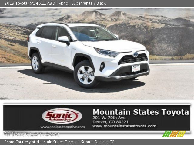 2019 Toyota RAV4 XLE AWD Hybrid in Super White