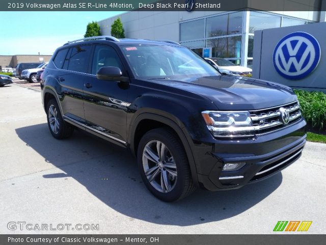 2019 Volkswagen Atlas SE R-Line 4Motion in Deep Black Pearl