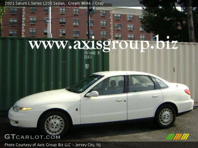 2001 Saturn L Series L200 Sedan in Cream White