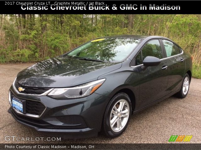 2017 Chevrolet Cruze LT in Graphite Metallic