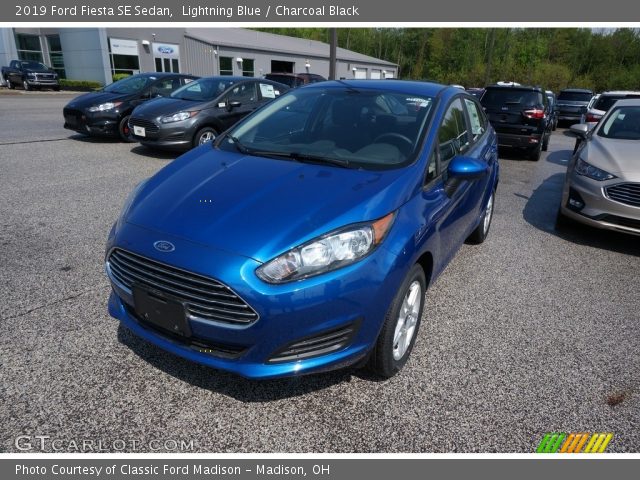 2019 Ford Fiesta SE Sedan in Lightning Blue