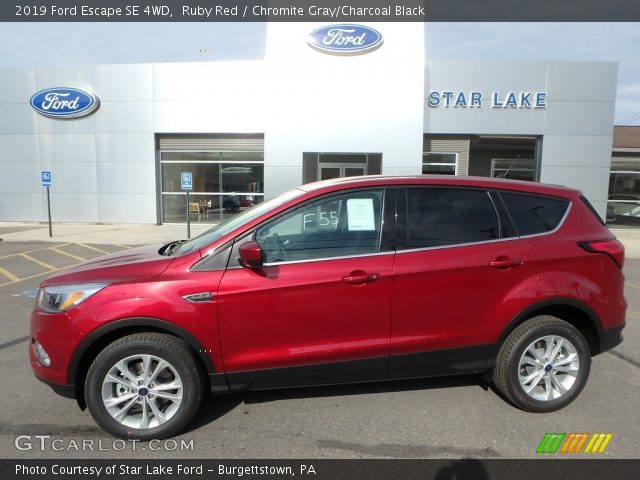 2019 Ford Escape SE 4WD in Ruby Red