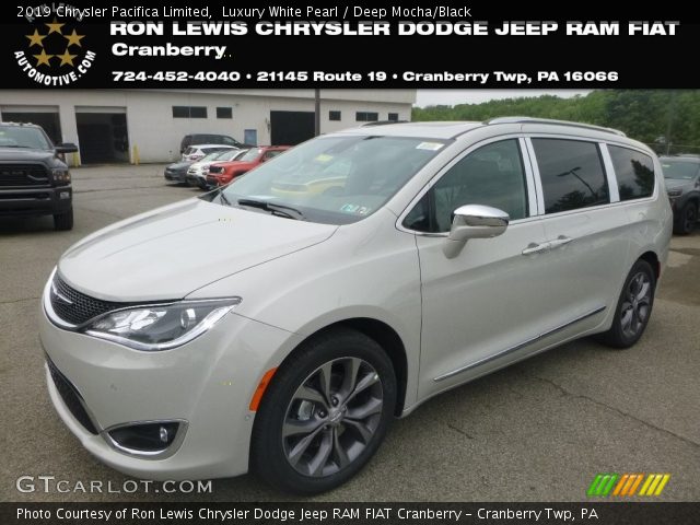 2019 Chrysler Pacifica Limited in Luxury White Pearl