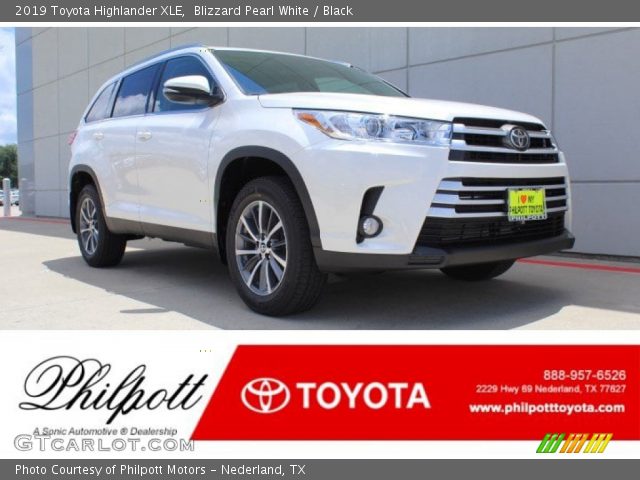 2019 Toyota Highlander XLE in Blizzard Pearl White
