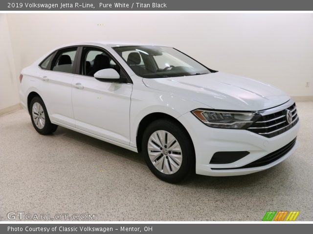 2019 Volkswagen Jetta R-Line in Pure White