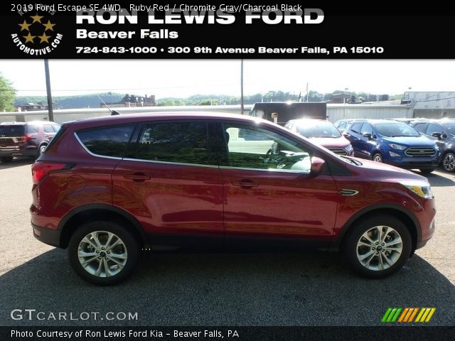 2019 Ford Escape SE 4WD in Ruby Red