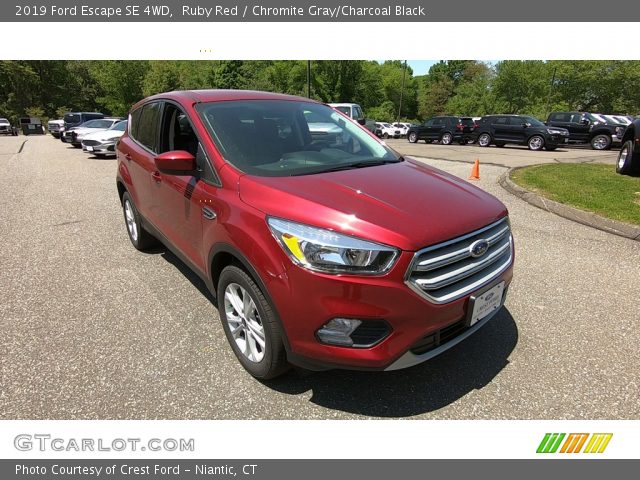 2019 Ford Escape SE 4WD in Ruby Red