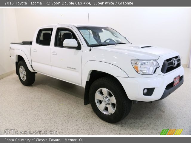 2015 Toyota Tacoma TRD Sport Double Cab 4x4 in Super White