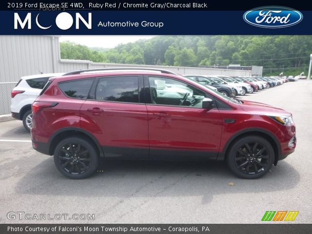 2019 Ford Escape SE 4WD in Ruby Red