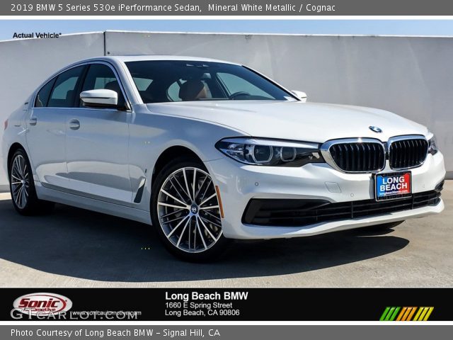 2019 BMW 5 Series 530e iPerformance Sedan in Mineral White Metallic