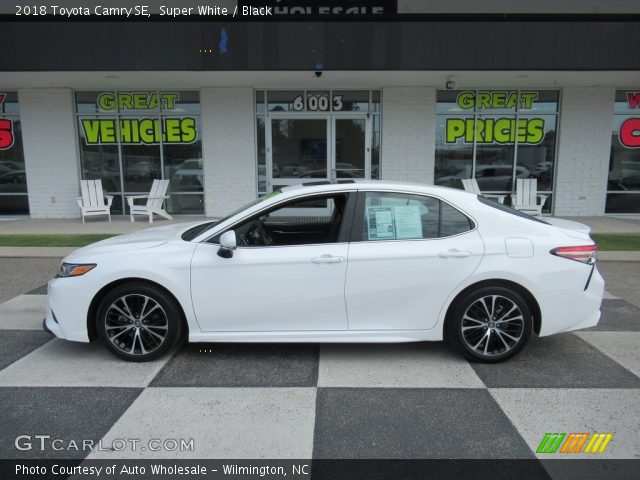 2018 Toyota Camry SE in Super White