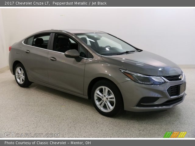 2017 Chevrolet Cruze LT in Pepperdust Metallic