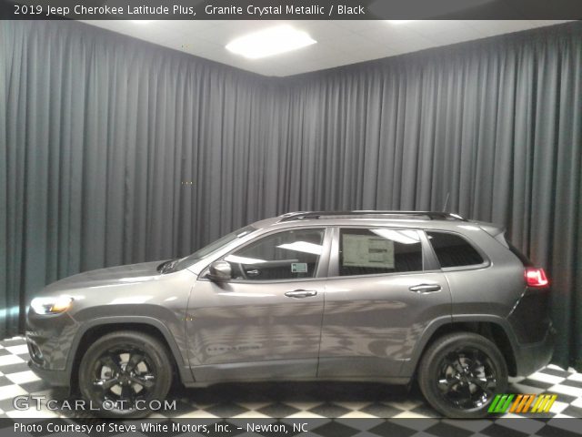 2019 Jeep Cherokee Latitude Plus in Granite Crystal Metallic