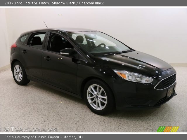 2017 Ford Focus SE Hatch in Shadow Black