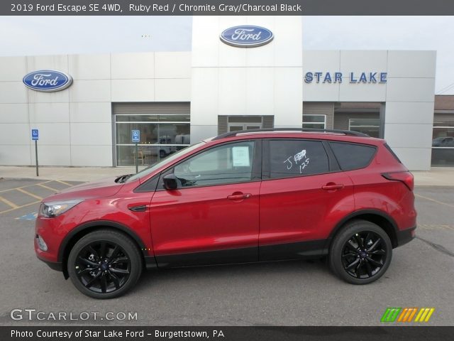 2019 Ford Escape SE 4WD in Ruby Red