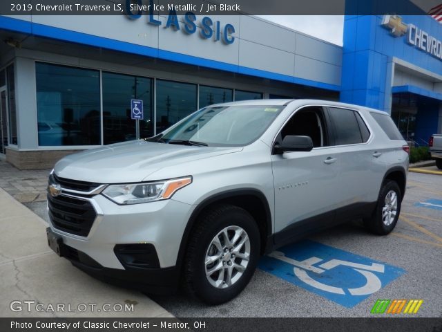 2019 Chevrolet Traverse LS in Silver Ice Metallic