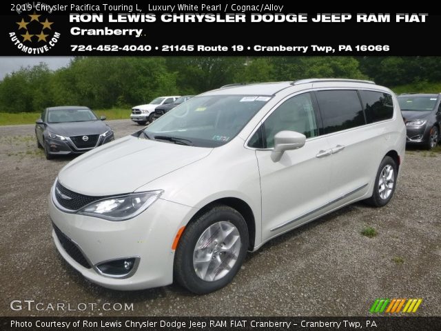 2019 Chrysler Pacifica Touring L in Luxury White Pearl