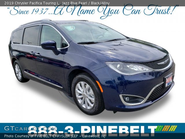 2019 Chrysler Pacifica Touring L in Jazz Blue Pearl