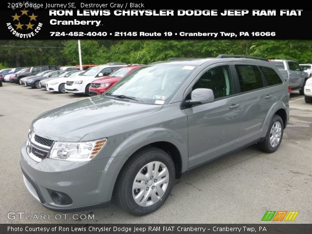 2019 Dodge Journey SE in Destroyer Gray