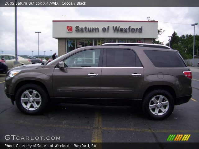 2009 Saturn Outlook XR AWD in Cocoa