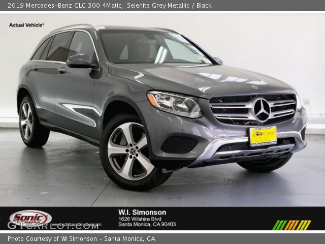 2019 Mercedes-Benz GLC 300 4Matic in Selenite Grey Metallic