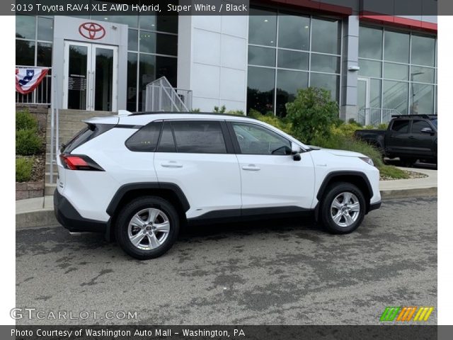 2019 Toyota RAV4 XLE AWD Hybrid in Super White