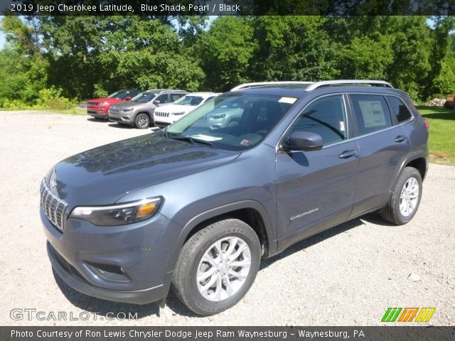 2019 Jeep Cherokee Latitude in Blue Shade Pearl