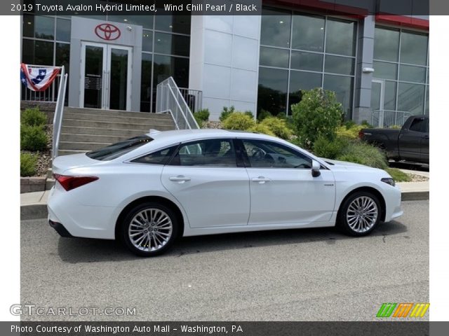 2019 Toyota Avalon Hybrid Limited in Wind Chill Pearl