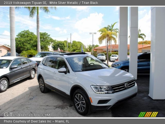 2019 Volkswagen Tiguan SE in White Silver Metallic