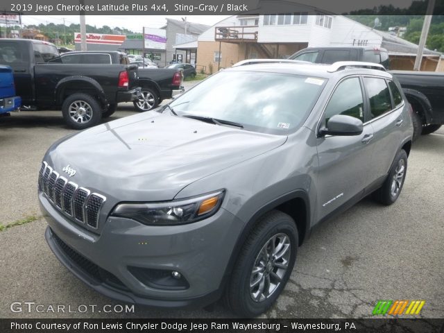 2019 Jeep Cherokee Latitude Plus 4x4 in Sting-Gray