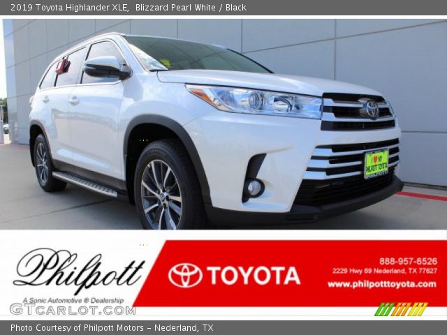 2019 Toyota Highlander XLE in Blizzard Pearl White