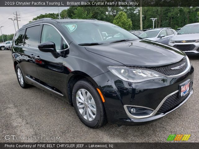 2019 Chrysler Pacifica Touring L in Brilliant Black Crystal Pearl