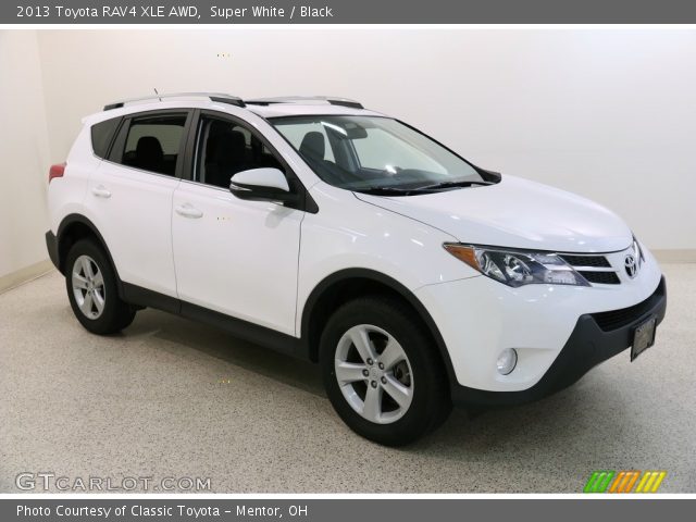 2013 Toyota RAV4 XLE AWD in Super White