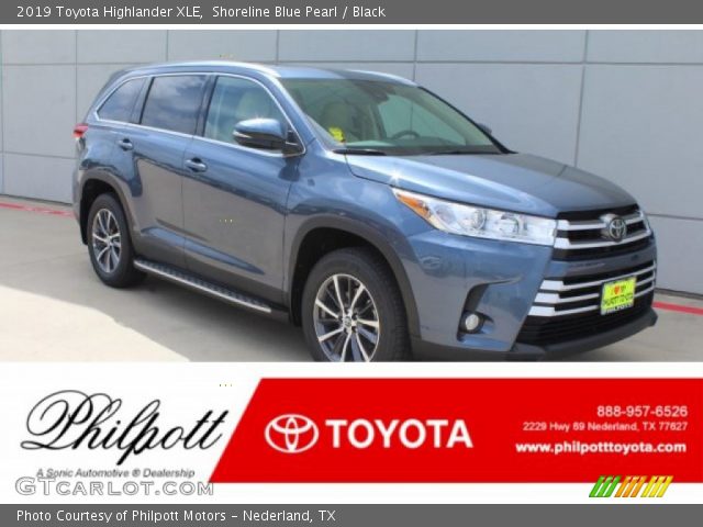 2019 Toyota Highlander XLE in Shoreline Blue Pearl