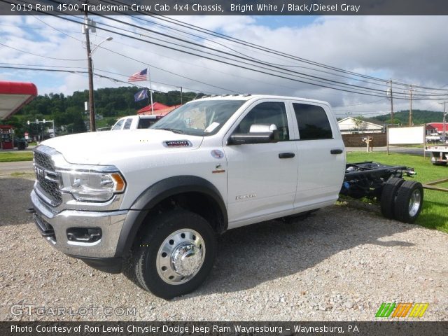 2019 Ram 4500 Tradesman Crew Cab 4x4 Chassis in Bright White