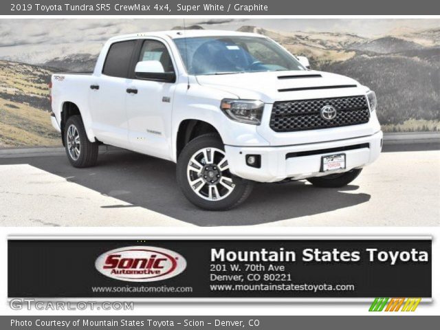 2019 Toyota Tundra SR5 CrewMax 4x4 in Super White