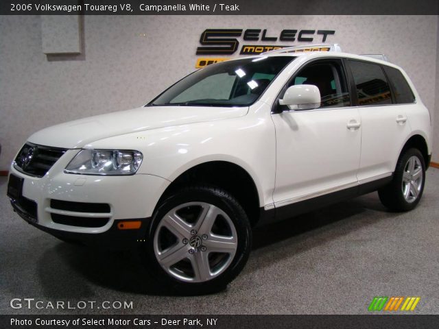 2006 Volkswagen Touareg V8 in Campanella White