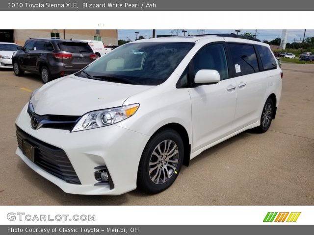 2020 Toyota Sienna XLE in Blizzard White Pearl