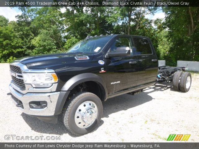 2019 Ram 4500 Tradesman Crew Cab 4x4 Chassis in Diamond Black Crystal Pearl