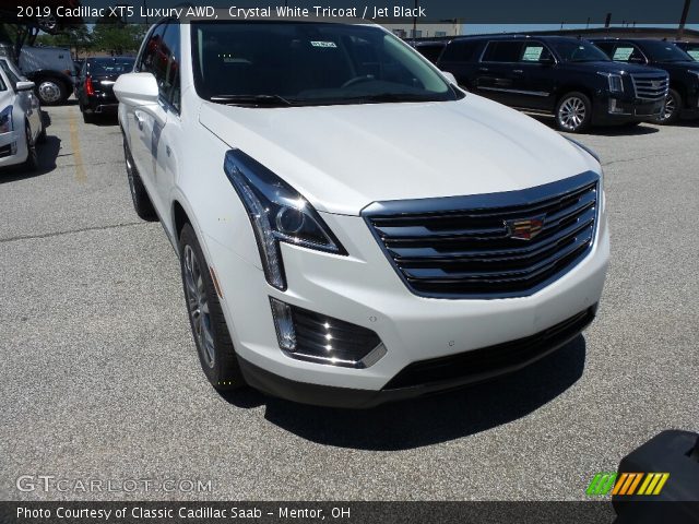 2019 Cadillac XT5 Luxury AWD in Crystal White Tricoat