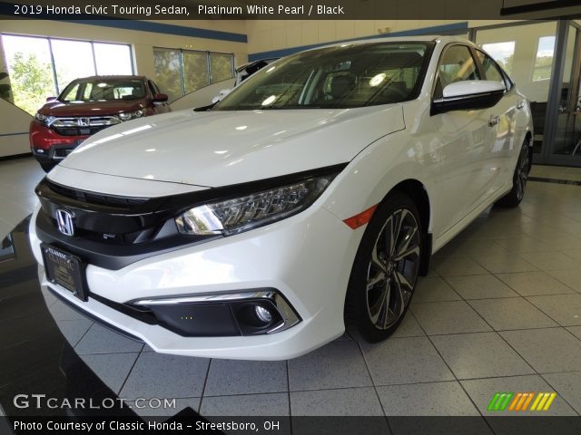 2019 Honda Civic Touring Sedan in Platinum White Pearl