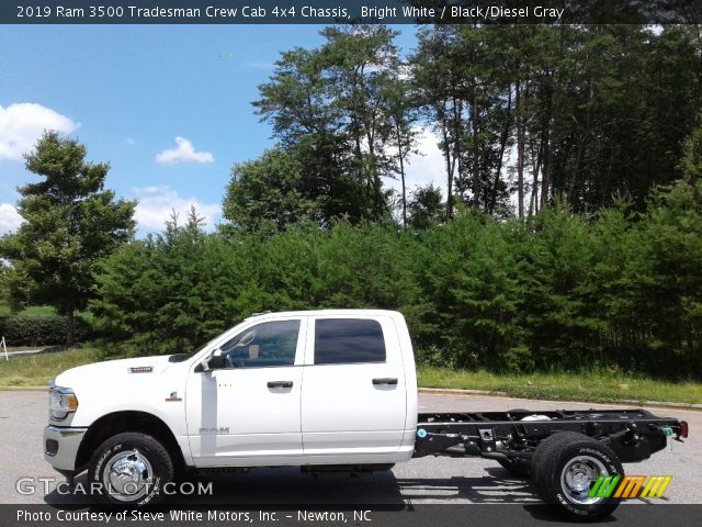 2019 Ram 3500 Tradesman Crew Cab 4x4 Chassis in Bright White