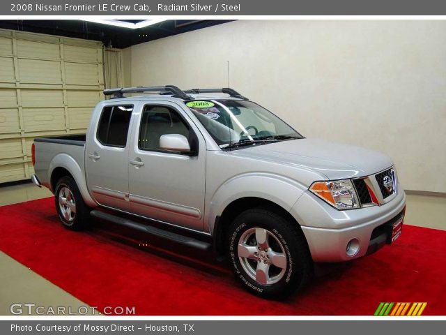 2008 Nissan Frontier LE Crew Cab in Radiant Silver