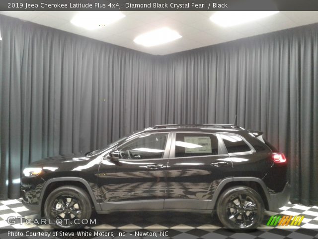 2019 Jeep Cherokee Latitude Plus 4x4 in Diamond Black Crystal Pearl