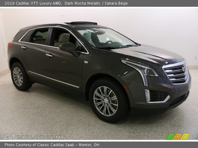 2019 Cadillac XT5 Luxury AWD in Dark Mocha Metallic
