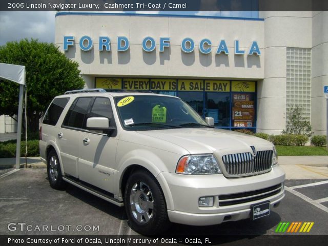 2006 Lincoln Navigator Luxury in Cashmere Tri-Coat
