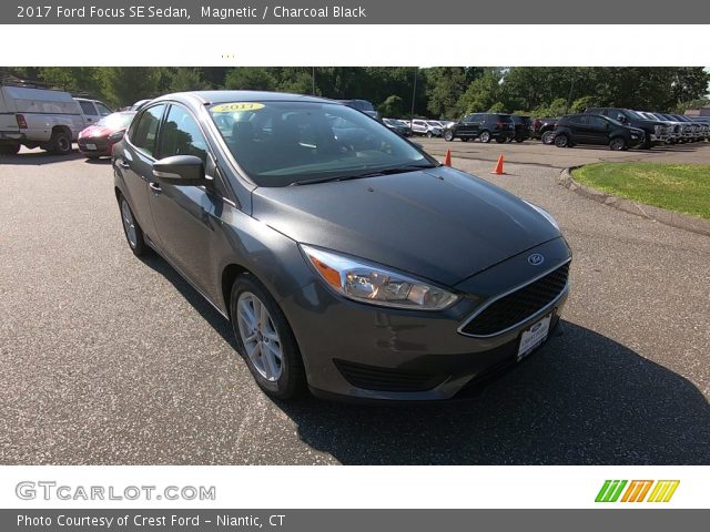 2017 Ford Focus SE Sedan in Magnetic