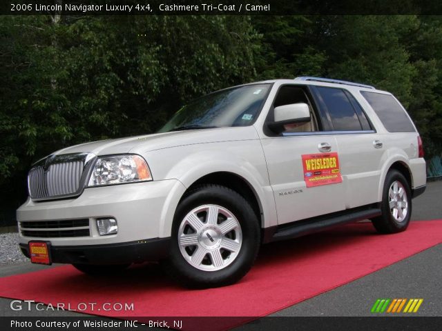 2006 Lincoln Navigator Luxury 4x4 in Cashmere Tri-Coat